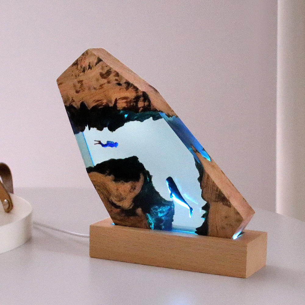 Resin Art Gift For Anniversary - 새로운 수중 동굴 고래 다이버 홈